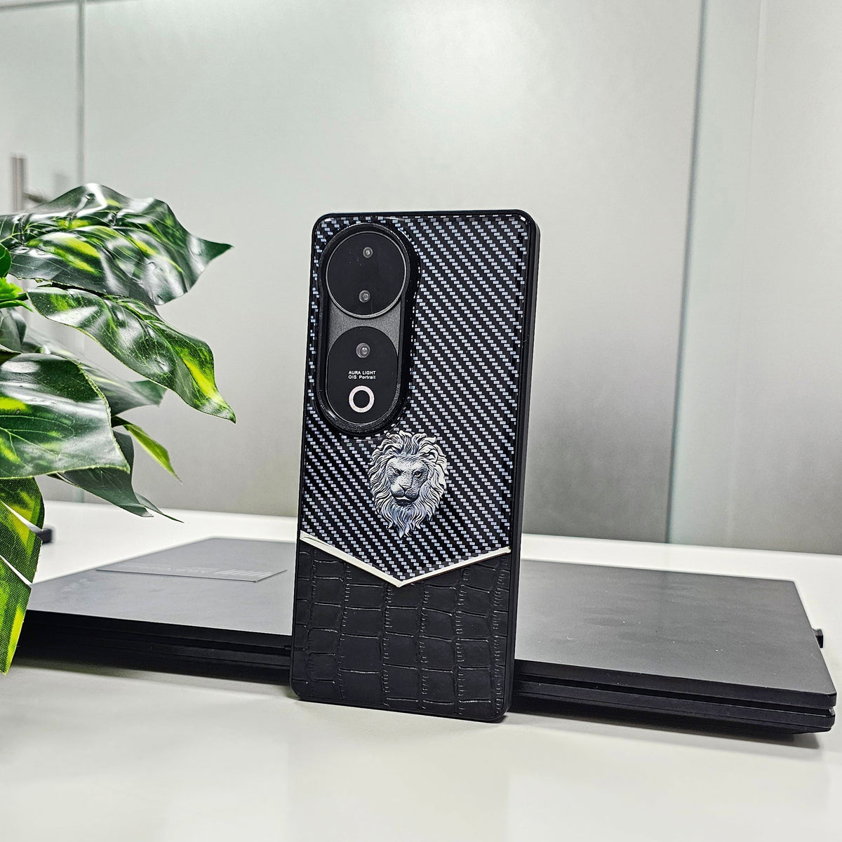Vivo V40 Pro 5G Luxury Lion Pattern Leather And Liquid Siliconeย Case