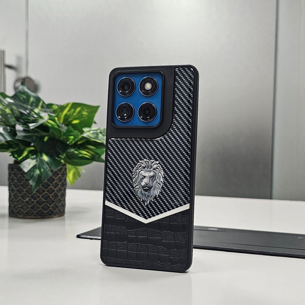 Motorola Edge 60 Fusion 5G Luxury Lion Pattern Leather And Liquid Siliconeย Case